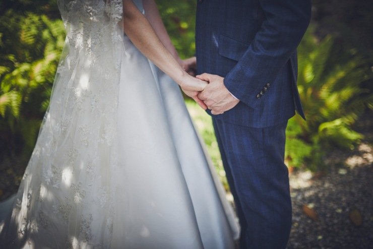 relaxed wedding photography at Ugbrooke House in Devon